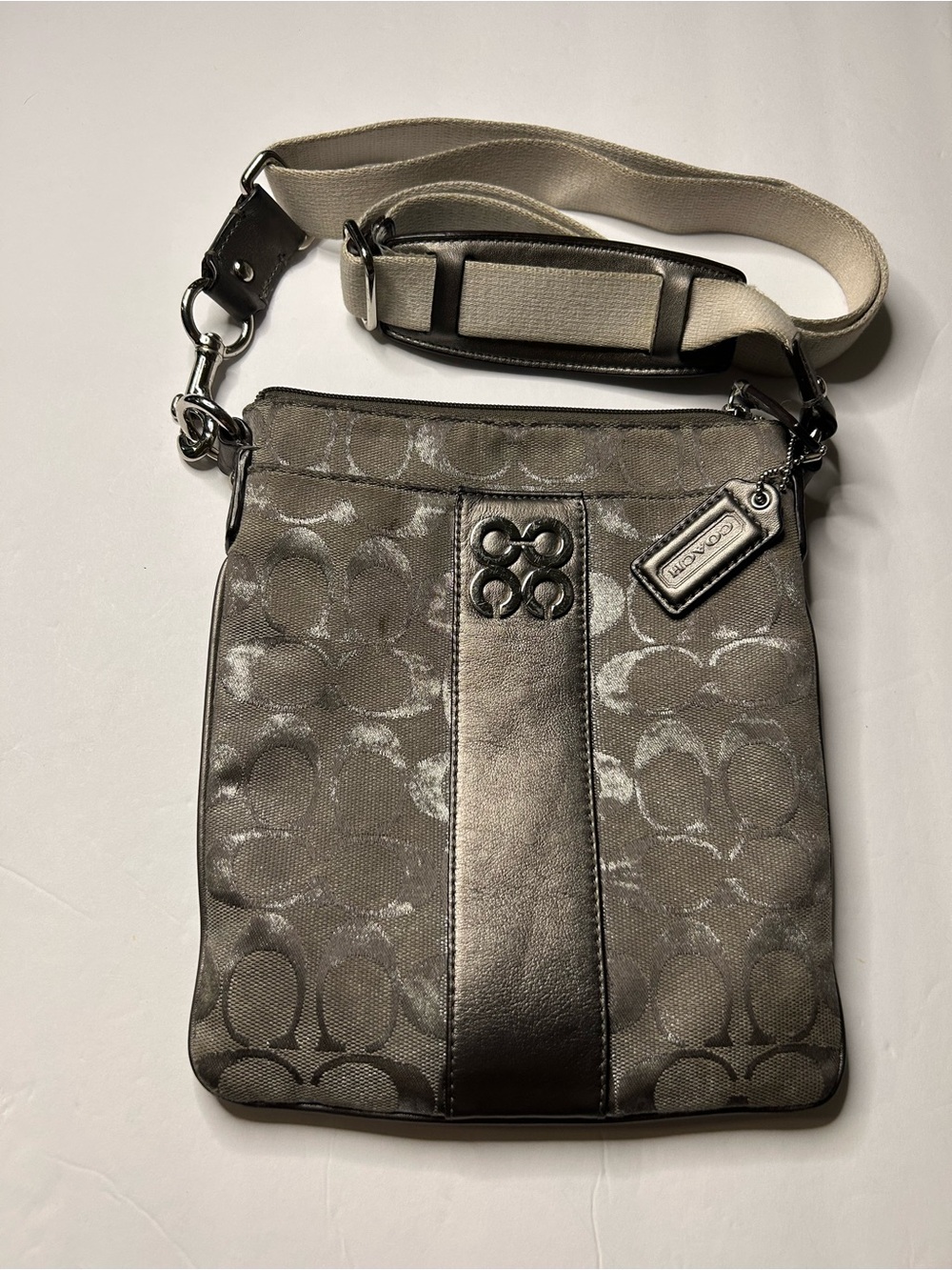 Coach Metallic signature C Crossbody swing back bag adjustable crossbody strap